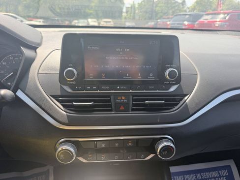 Used 2024 Nissan Altima 2.5 S FWD image 24