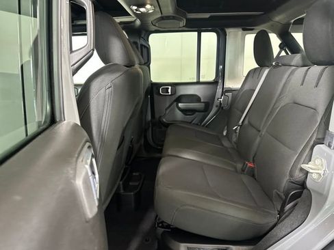 Used 2023 Jeep Wrangler Unlimited w/ Sun & Screen Package image 25