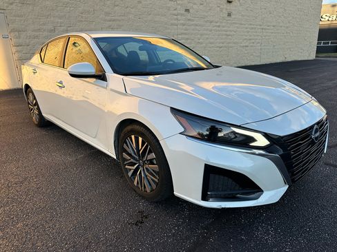 Used 2023 Nissan Altima 2.5 SV image 7
