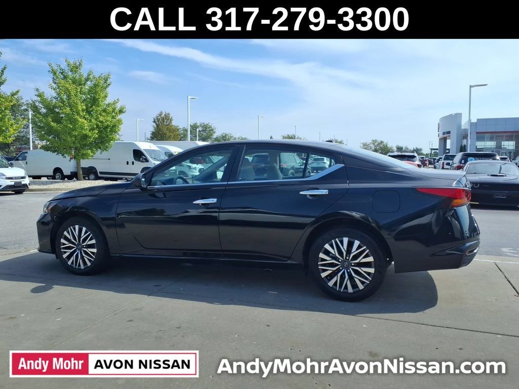 Used 2025 Nissan Altima 2.5 SV AWD/4WD image 5