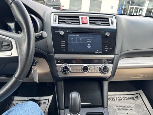 Used 2017 Subaru Outback 2.5i Premium w/ Popular Package #2 AWD/4WD image 18