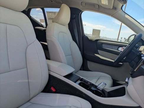 New 2026 Volvo XC40 B5 Plus w/ Protection Package Premier AWD/4WD image 14