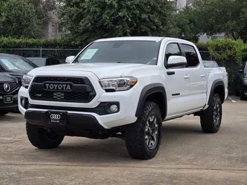 Used 2021 Toyota Tacoma TRD Off-Road AWD/4WD image 6