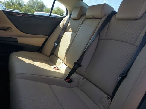 Used 2019 Lexus ES 350 w/ Premium Package FWD image 10