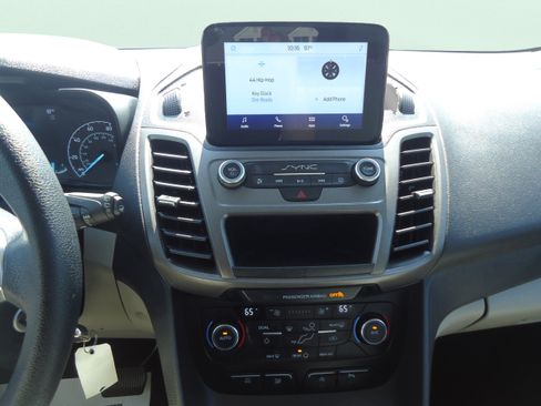 Used 2022 Ford Transit Connect XLT FWD image 15