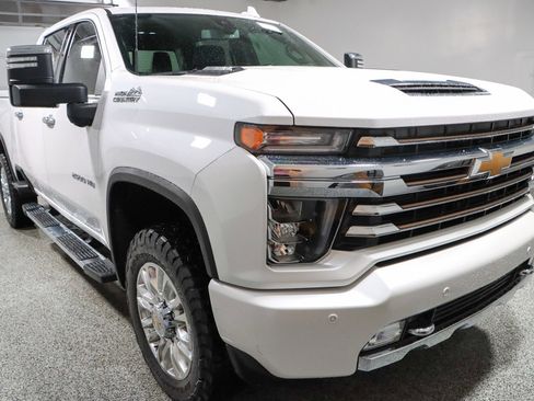 Used 2022 Chevrolet Silverado 2500 High Country w/ Safety Package II AWD/4WD image 5
