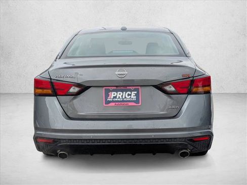 Used 2025 Nissan Altima 2.5 SR image 6