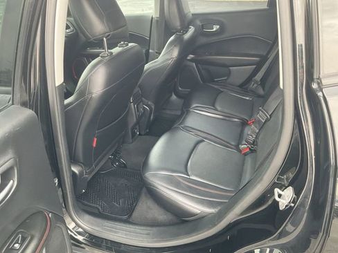 Used 2017 Jeep Compass Trailhawk w/ Leather Interior Group AWD/4WD image 11