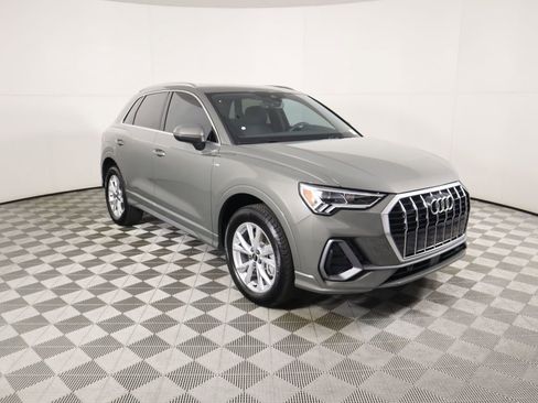 Used 2025 Audi Q3 2.0T Premium w/ Convenience Package image 4