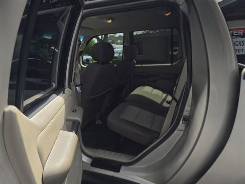 Used 2005 Ford Explorer Sport Trac XLS AWD/4WD image 27