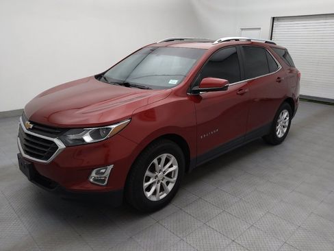 Used 2018 Chevrolet Equinox LT w/ Sun & Infotainment Package FWD image 2