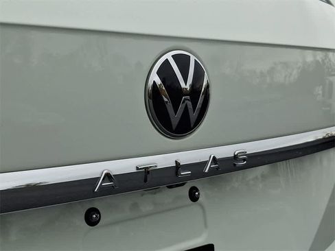 Used 2022 Volkswagen Atlas SE image 28