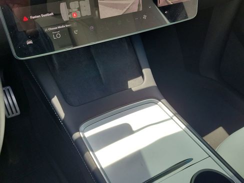 Used 2022 Tesla Model Y Performance AWD/4WD image 23