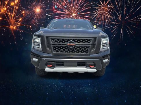 Used 2021 Nissan Titan PRO-4X w/ Pro-4x Convenience Package AWD/4WD image 8