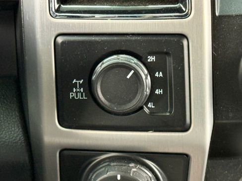 Used 2019 Ford F150 Platinum w/ Equipment Group 701A Luxury image 25