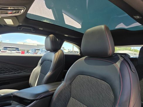 Used 2025 Dodge Charger R/T w/ Sun & Sound Package image 17