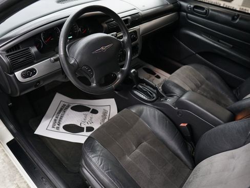Used 2005 Chrysler Sebring Touring image 21
