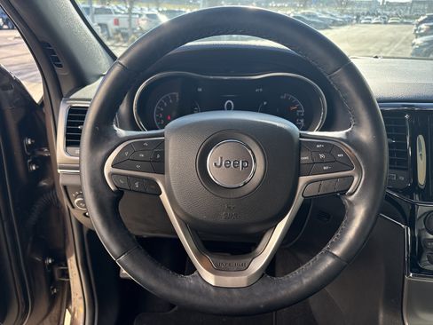 Used 2020 Jeep Grand Cherokee Limited w/ Luxury Group II image 17