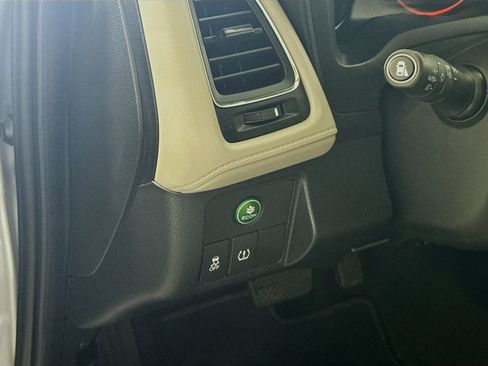 Used 2018 Honda HR-V EX image 15