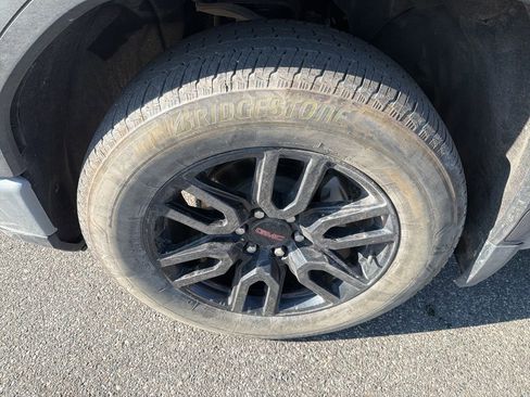 Used 2024 GMC Sierra 1500 Elevation image 11