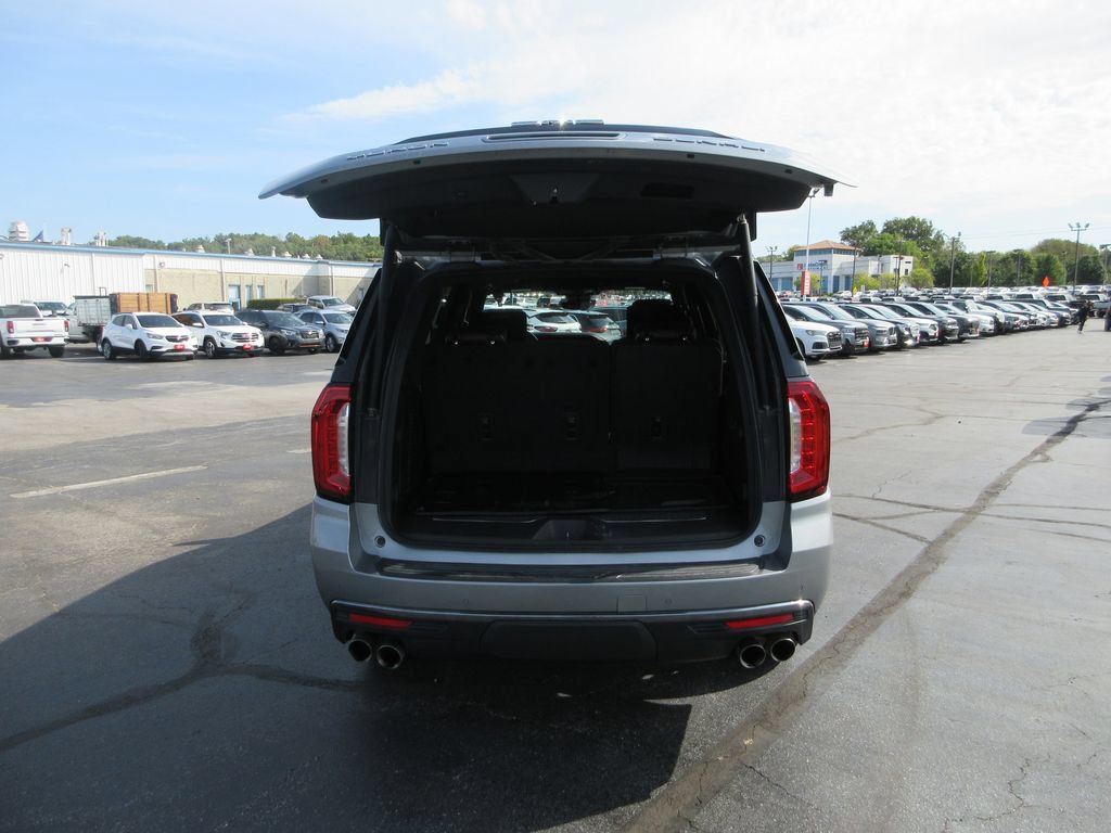 Certified 2023 GMC Yukon Denali Ultimate AWD/4WD image 8
