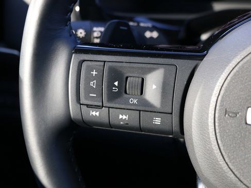 Used 2025 Nissan Pathfinder Platinum w/ Cargo Package image 19