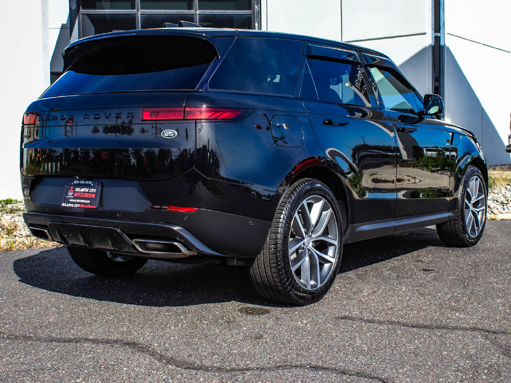 Used 2023 Land Rover Range Rover Sport SE AWD/4WD image 6
