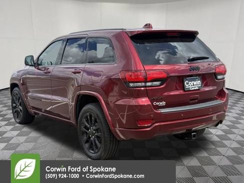Used 2019 Jeep Grand Cherokee Altitude AWD/4WD image 16