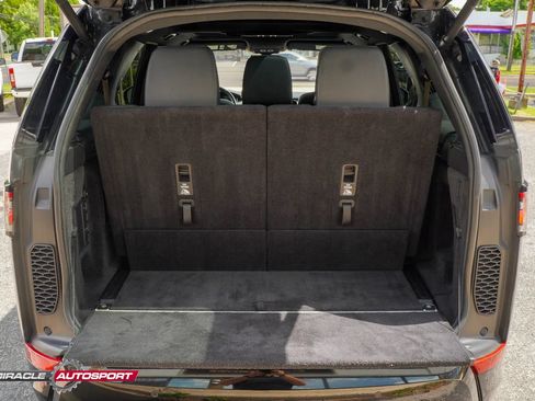 Used 2020 Land Rover Discovery Landmark AWD/4WD image 29