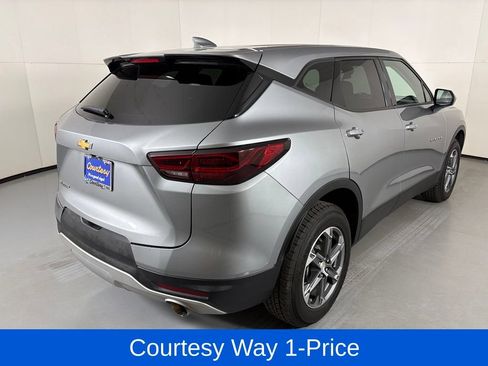 Used 2025 Chevrolet Blazer LT FWD image 11