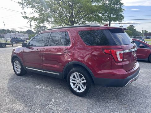 Used 2016 Ford Explorer XLT image 5
