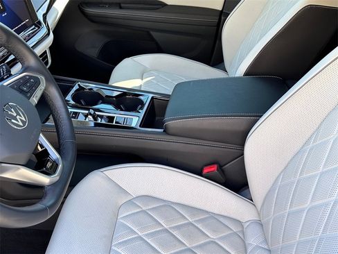 New 2025 Volkswagen Atlas Cross Sport SEL Premium R-Line image 10