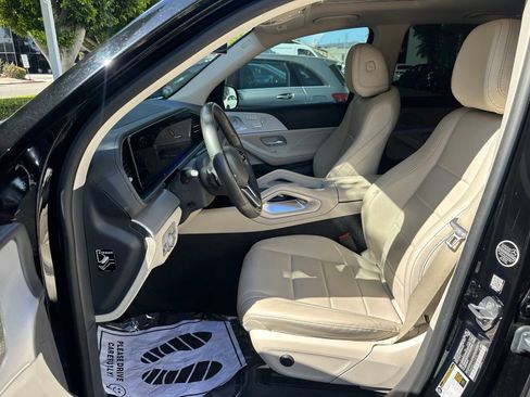 Used 2020 Mercedes-Benz GLE 350 4MATIC w/ MBUX Technology Package image 2
