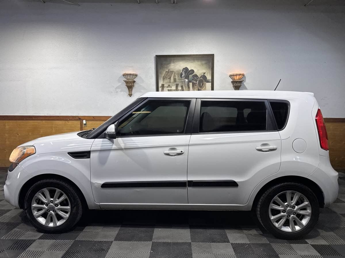 Used 2012 Kia Soul + FWD image 2