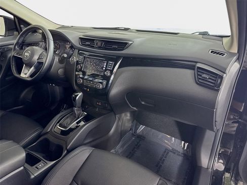Certified 2022 Nissan Rogue Sport SL w/ Premium Package FWD image 28