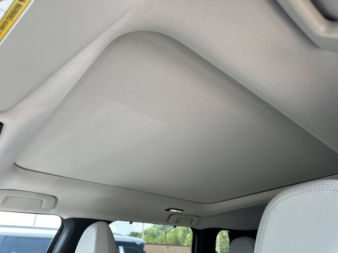 Used 2025 Mitsubishi Outlander AWD image 11