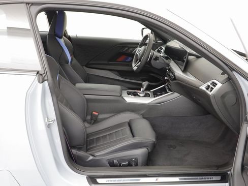 Used 2025 BMW M2 w/ Lighting Package image 19