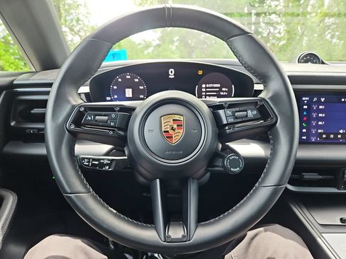 Certified 2025 Porsche Macan 4S Electric AWD/4WD image 40