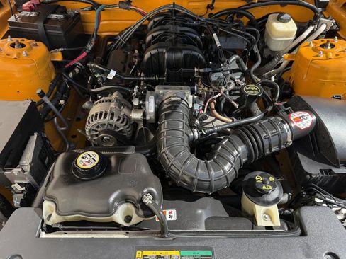 Used 2007 Ford Mustang Convertible RWD image 18