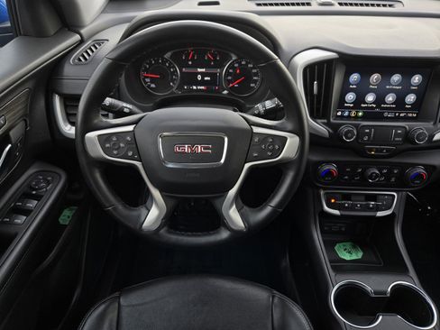 Used 2024 GMC Terrain SLT image 12
