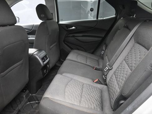 Used 2018 Chevrolet Equinox LT AWD/4WD image 12