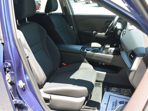 Used 2023 Nissan Rogue S AWD/4WD image 18