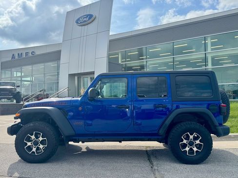 Used 2019 Jeep Wrangler Unlimited Rubicon w/ Uconnect 4C Nav & Sound Group AWD/4WD image 3