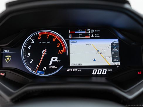 Used 2017 Lamborghini Huracan LP 610-4 Avio image 12