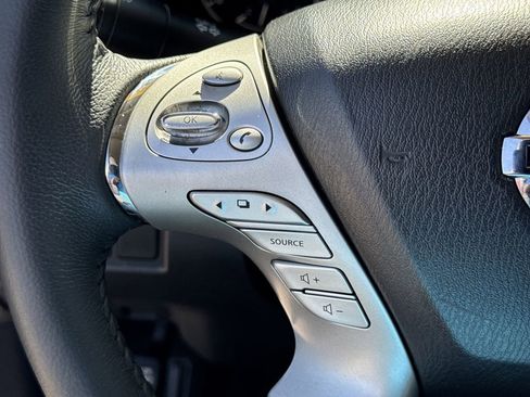 Used 2018 Nissan Murano SV image 24