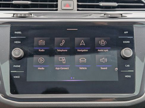 Used 2023 Volkswagen Tiguan SE R-Line FWD image 31