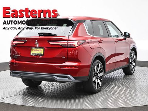 Used 2025 Mitsubishi Outlander SE FWD image 5