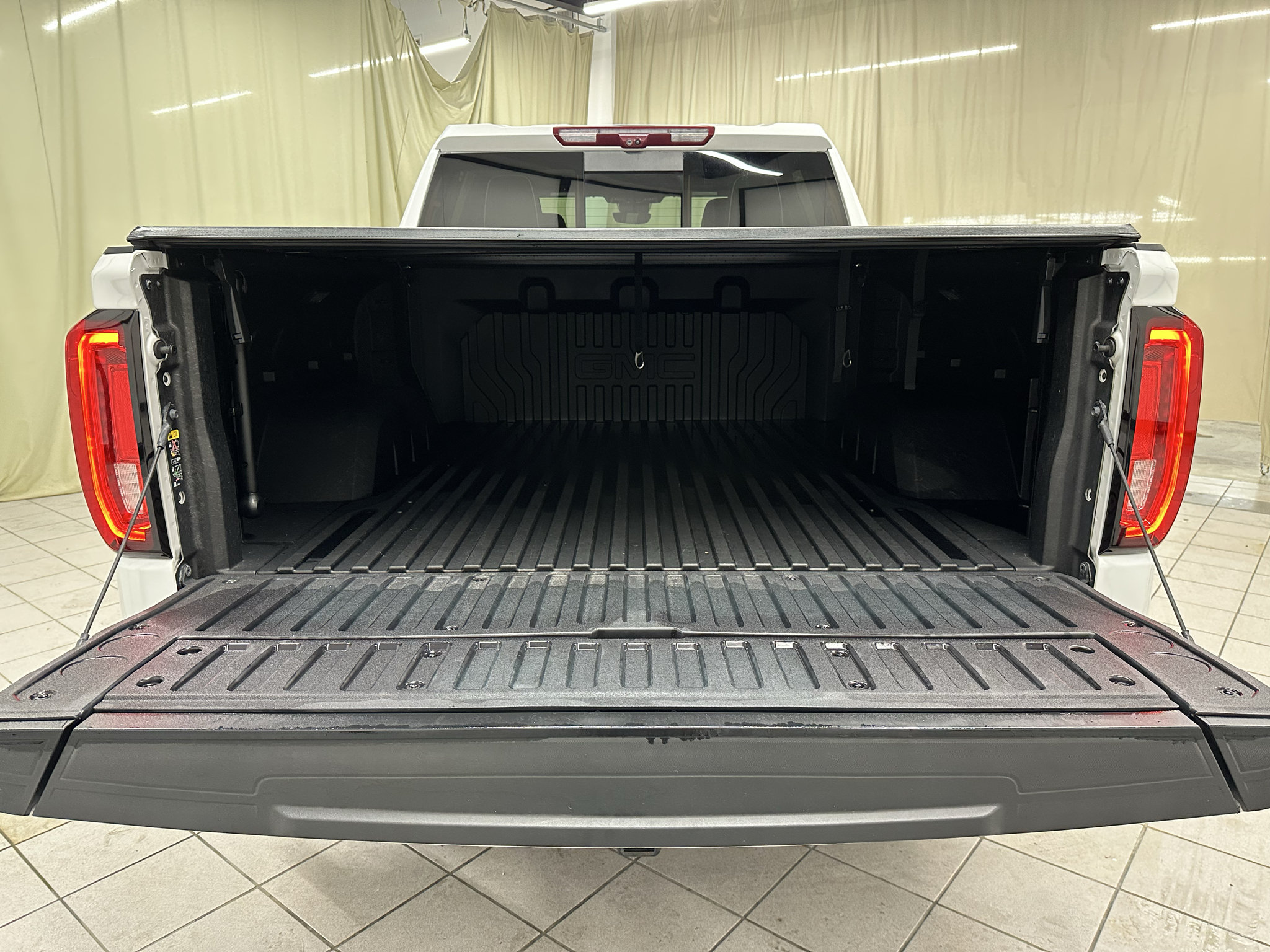 Certified 2024 GMC Sierra 1500 Denali Ultimate AWD/4WD image 8