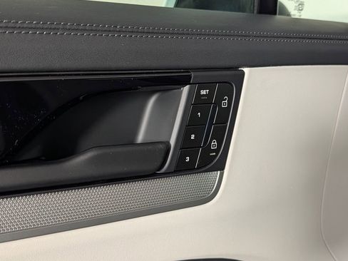 New 2026 Porsche Cayenne image 26