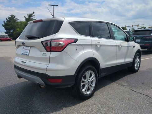 Used 2017 Ford Escape SE FWD image 4
